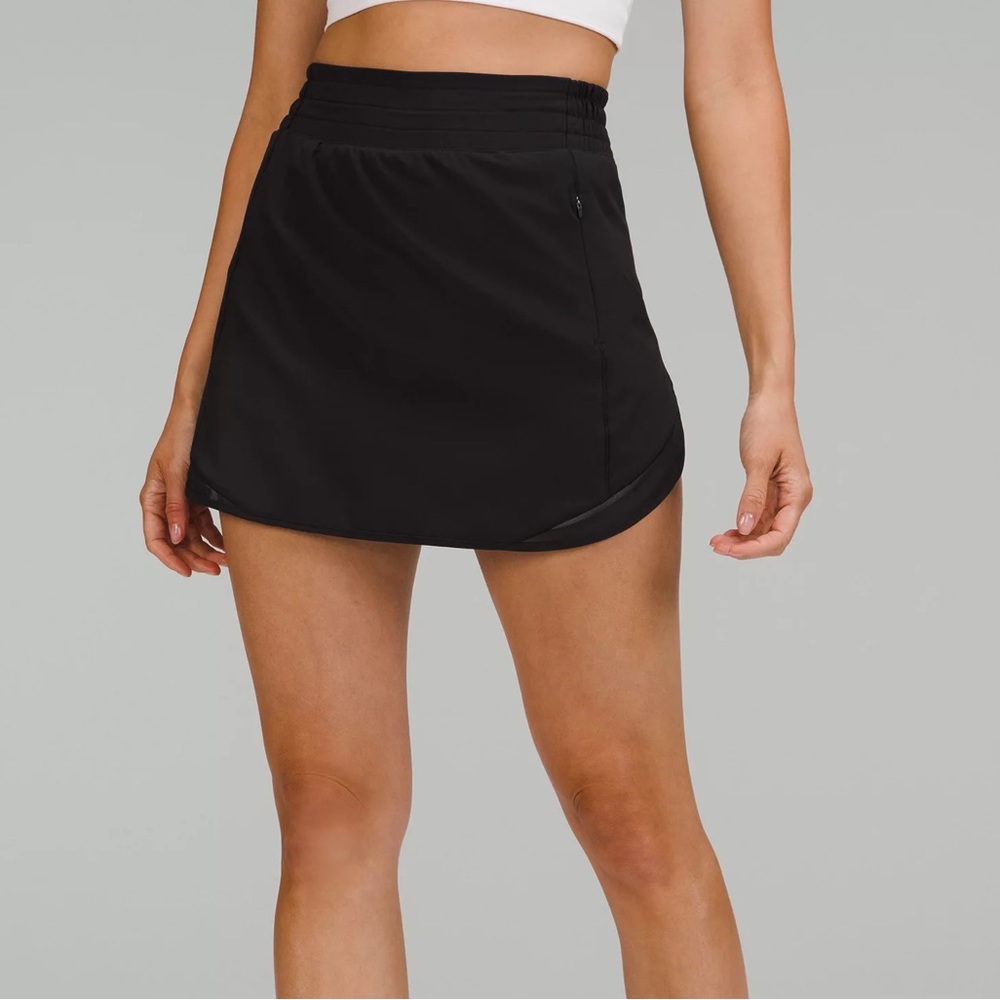 Lululemon hot Ty hot high rise skirt in black - size 4